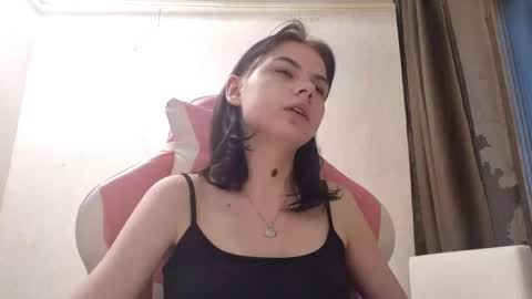 Mila online show from 05/26/26, 04:14