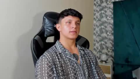 Snapshot of jamesgolden_ chatting on 03/01/25, 02:48 jamesgolden_ online show from 03/01/25, 02:48