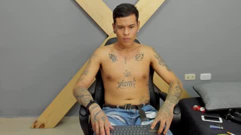 Snapshot of jamesinked_ chatting on 12/13/24, 06:49 Jamesinked online show from 12/13/24, 06:49