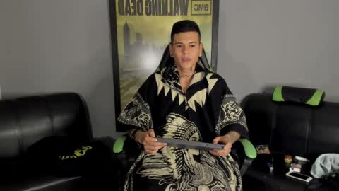 Snapshot of jamesinked_ chatting on 12/30/24, 04:31 Jamesinked online show from 12/30/24, 04:31