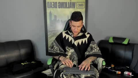 Snapshot of jamesinked_ chatting on 12/30/24, 07:21 Jamesinked online show from 12/30/24, 07:21