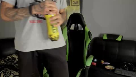 Snapshot of jamesinked_ chatting on 01/04/25, 02:14 Jamesinked online show from 01/04/25, 02:14