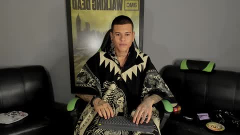 Snapshot of jamesinked_ chatting on 01/04/25, 05:16 Jamesinked online show from 01/04/25, 05:16