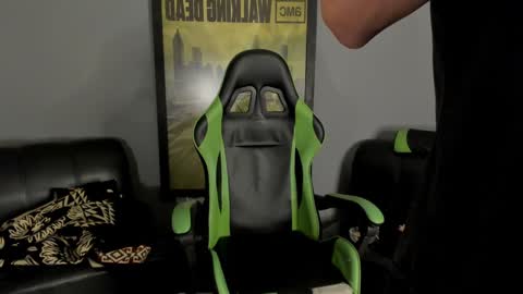 Snapshot of jamesinked_ chatting on 01/10/25, 12:59 Jamesinked online show from 01/10/25, 12:59