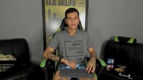 Snapshot of jamesinked_ chatting on 02/04/25, 12:40 Jamesinked online show from 02/04/25, 12:40