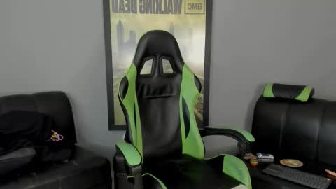 Snapshot of jamesinked_ chatting on 02/12/25, 04:22 Jamesinked online show from 02/12/25, 04:22