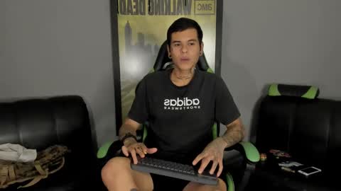 Snapshot of jamesinked_ chatting on 03/04/25, 05:32 Jamesinked online show from 03/04/25, 05:32