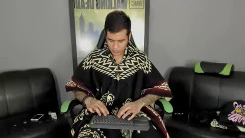 Snapshot of jamesinked_ chatting on 03/08/25, 06:05 Jamesinked online show from 03/08/25, 06:05