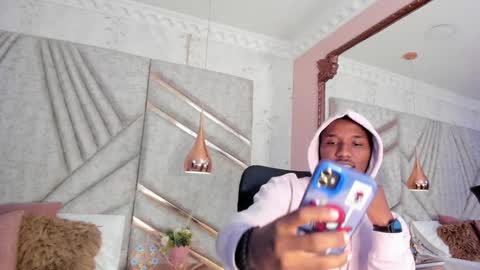 Snapshot of jamesparck chatting on 01/05/25, 12:10 James online show from 01/05/25, 12:10