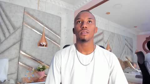 Snapshot of jamesparck chatting on 01/11/25, 06:12 James online show from 01/11/25, 06:12