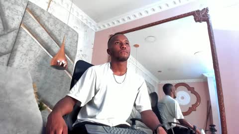 Snapshot of jamesparck chatting on 01/23/25, 05:52 James online show from 01/23/25, 05:52