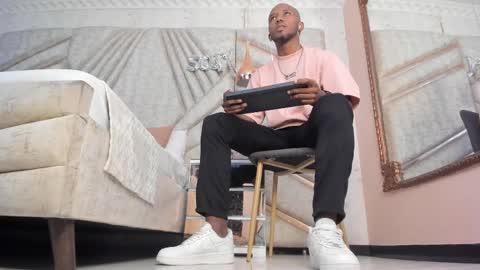 Snapshot of jamesparck chatting on 02/22/25, 11:35 James online show from 02/22/25, 11:35