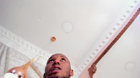 Snapshot of jamesparck chatting on 02/25/25, 06:42 James online show from 02/25/25, 06:42