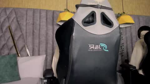 Snapshot of jamesparck chatting on 03/03/26, 11:54 James online show from 03/03/26, 11:54