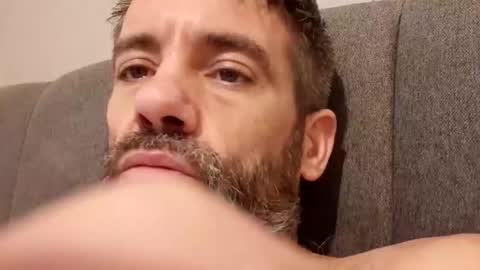 Snapshot of jamie198307 chatting on 10/27/25, 09:46 jamie198307 online show from 10/27/25, 09:46