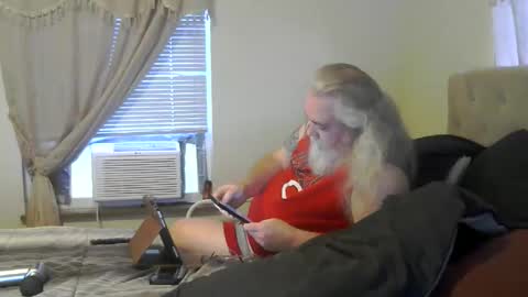Snapshot of jamielove1975 chatting on 04/14/26, 11:33 jamielove1975 online show from 04/14/26, 11:33
