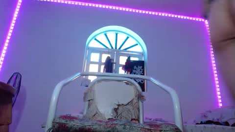 Jammes. online show from 12/04/25, 03:21