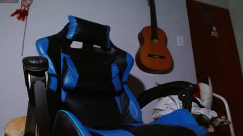 Snapshot of jammes_owen chatting on 06/10/26, 04:12 Jammes. online show from 06/10/26, 04:12
