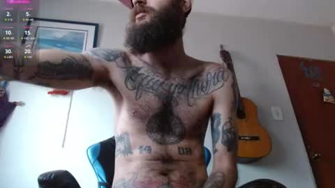 Snapshot of jammes_owen chatting on 06/10/26, 05:45 Jammes. online show from 06/10/26, 05:45