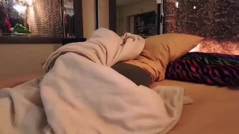 Bootyshows online show from 11/18/25, 01:04