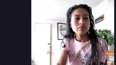 janariivera1 online show from 09/18/25, 05:15