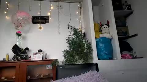 janariivera1 online show from 07/02/26, 10:49
