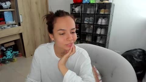 Snapshot of jane_ady chatting on 03/04/25, 01:28 jane_ady online show from 03/04/25, 01:28