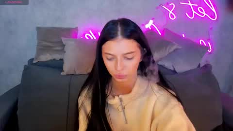 Eva online show from 11/03/25, 01:08