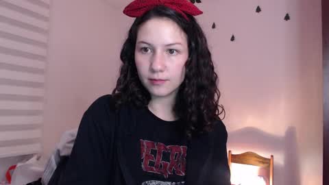 Snapshot of jane_r chatting on 01/12/25, 05:45 Jane online show from 01/12/25, 05:45