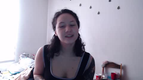 Snapshot of jane_r chatting on 02/04/25, 07:22 Jane online show from 02/04/25, 07:22