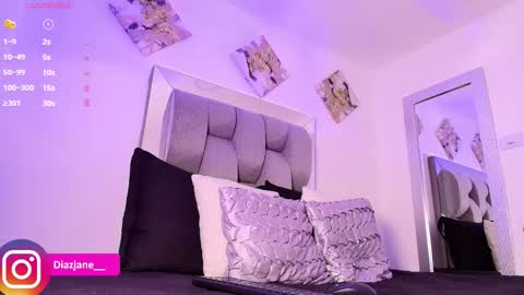 Jennifer online show from 11/25/25, 10:43