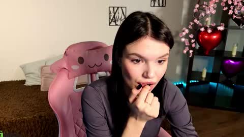 Alexia online show from 03/24/26, 09:25