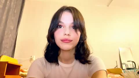 Snapshot of janethcensky chatting on 11/20/25, 02:39 Aleksia online show from 11/20/25, 02:39