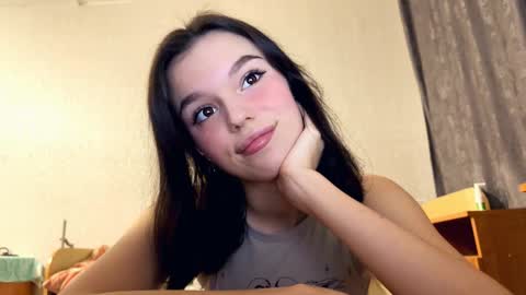 Snapshot of janethcensky chatting on 11/25/25, 02:28 Aleksia online show from 11/25/25, 02:28