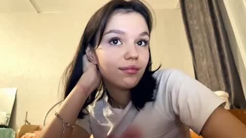 Snapshot of janethcensky chatting on 11/27/25, 02:19 Aleksia online show from 11/27/25, 02:19