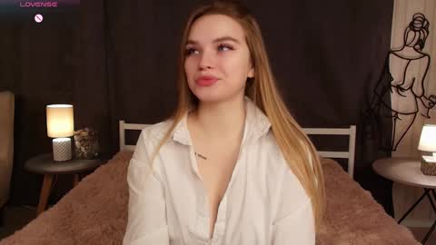 Day Alice Night Stella online show from 01/25/25, 06:12