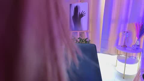 Hi Im Alice and here youll find something online show from 11/04/25, 06:23