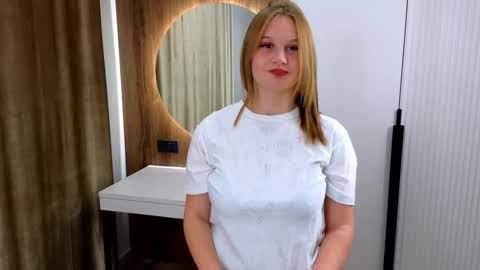 Call me Eva online show from 10/28/25, 04:42