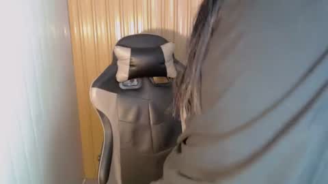 janicaslut_18 online show from 04/20/26, 01:19