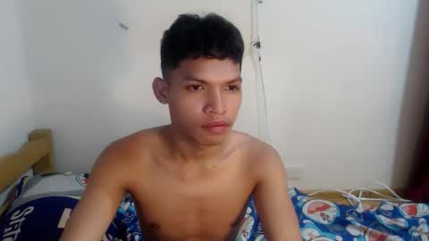 janlloyd04 online show from 10/22/25, 07:52