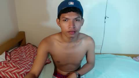 janlloyd04 online show from 11/18/25, 07:57