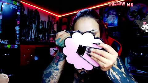 Snapshot of janna_ink chatting on 04/11/26, 12:15 online show from 04/11/26, 12:15