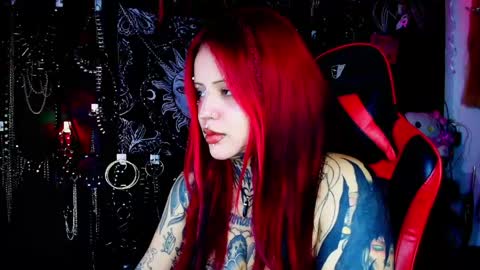 Snapshot of janna_ink chatting on 06/05/26, 04:52 online show from 06/05/26, 04:52