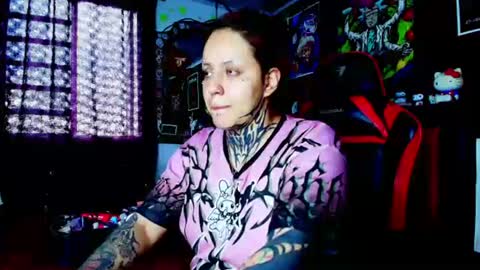 Snapshot of janna_ink chatting on 06/19/26, 06:01 online show from 06/19/26, 06:01