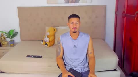 janomar01 online show from 09/19/25, 06:41