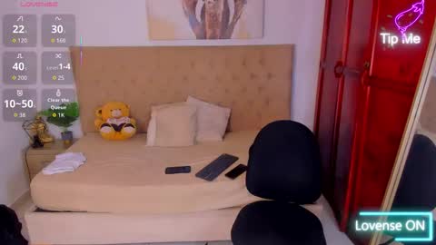 janomar01 online show from 10/13/25, 06:41