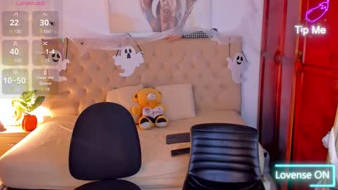 janomar01 online show from 10/30/25, 06:41