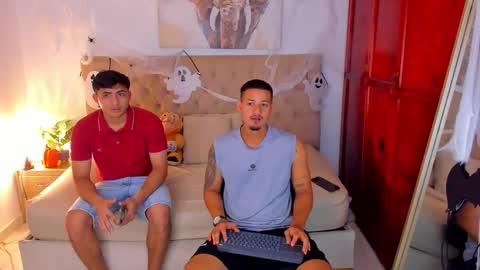 janomar01 online show from 11/01/25, 06:43