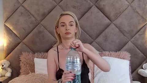 Snapshot of jaquelinemerlot chatting on 02/03/25, 10:47 jaquelinemerlot online show from 02/03/25, 10:47