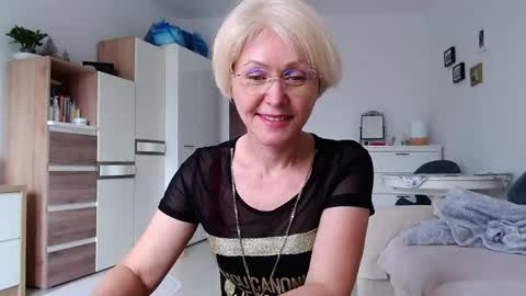 Jasmin room for people 40 online show from 03/31/26, 12:38